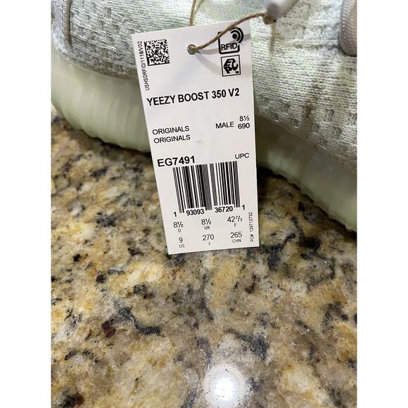 DS Adidas Yeezy 350 v2 Hyperspace Men’s Size 9 *SHIPS FAST*